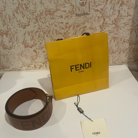 Wide FENDI Belt. This belt is adjustable. - Picture 4 of 5